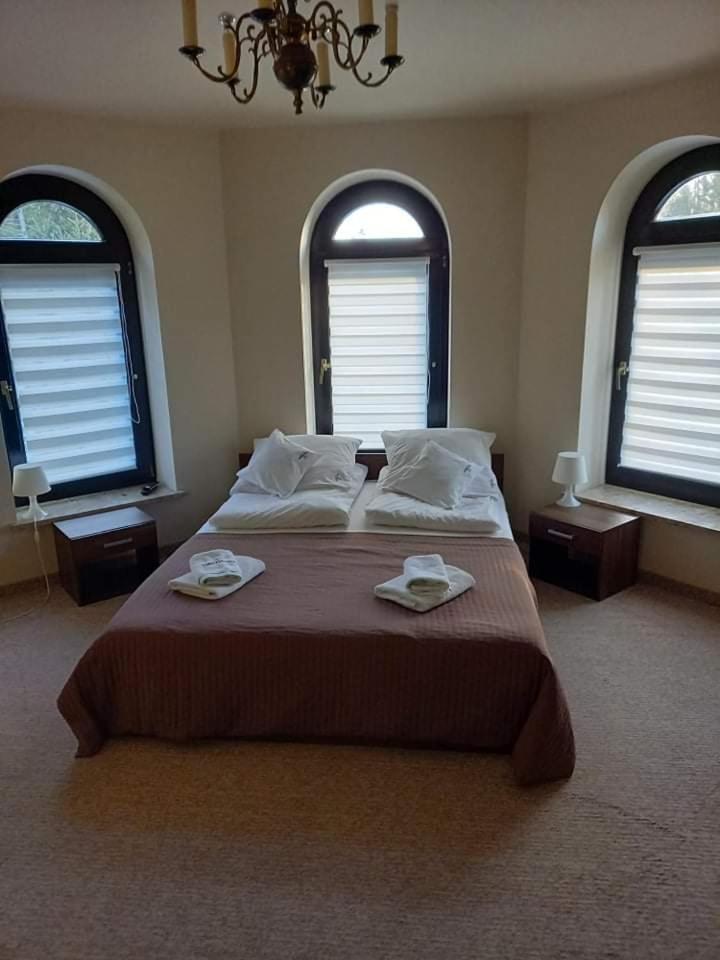 Villa Falsztyn Holiday Home Kültér fotó